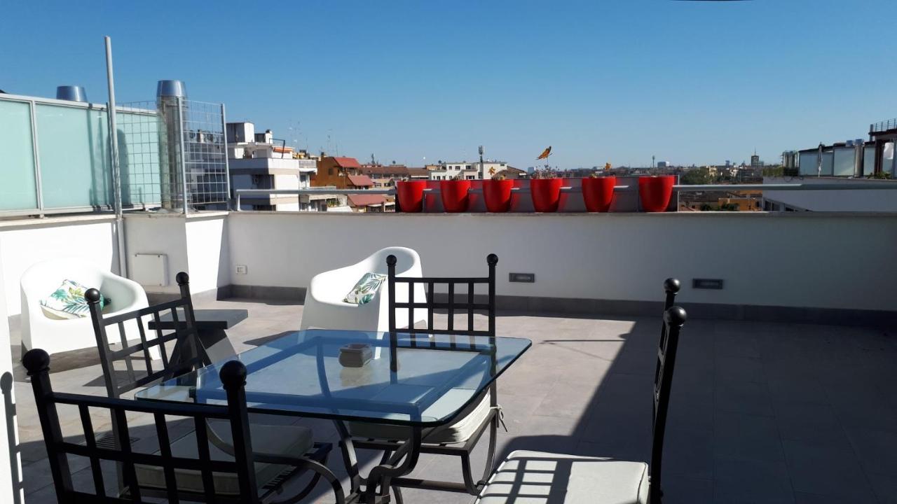Penthouse 41 In Trastevere With Big Terrace Рим Екстериор снимка
